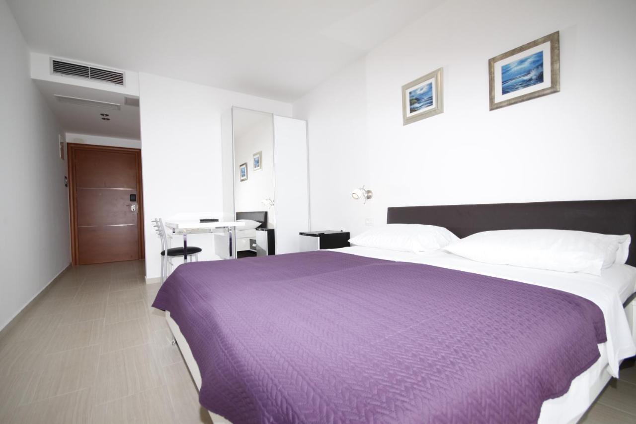 Pension Villa Rosa 르티나 외부 사진